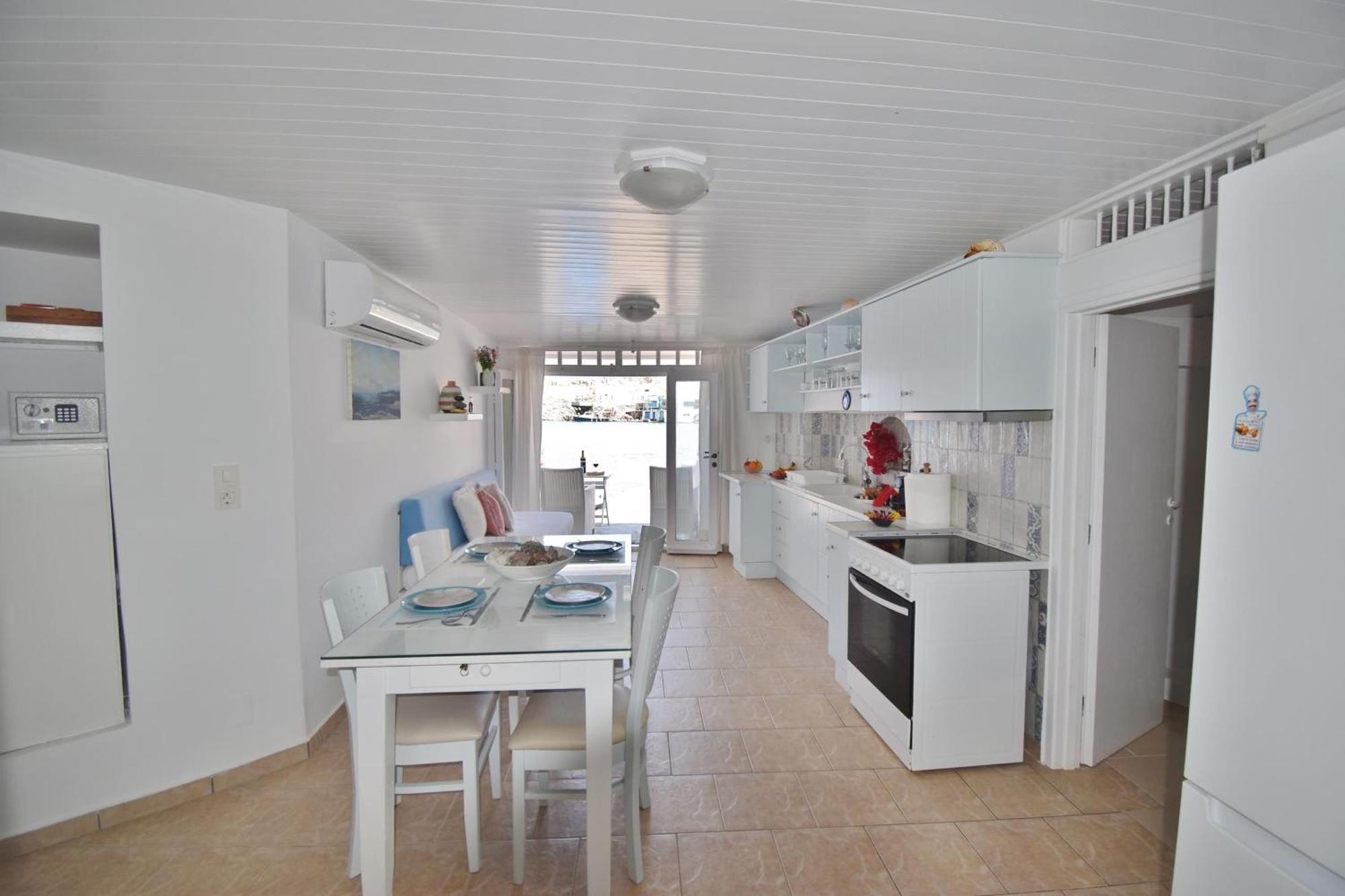 Blue Mare Apartments On The Beach Firopotamos Phòng bức ảnh
